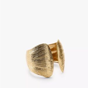 ZARA TEXTURED RIGID LEAF BRACELET NWT, gold-tone